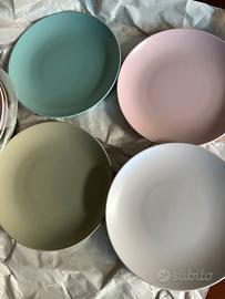 90 piatti Ikea diversi colori
