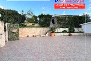 Via saturo villa indipendente 3 vani+acc e box