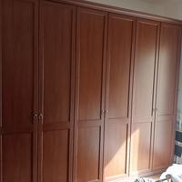 armadio di legno 