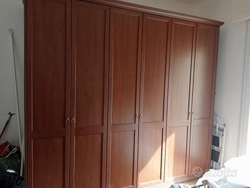armadio di legno 