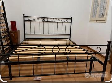 letto in ferro con doghe 