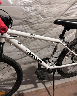 Bici Rockrider 500 misura 24 bianca