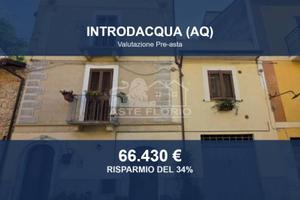 Immobile in asta di 162 m² con box auto a Introdac