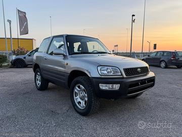 TOYOTA RAV4 2.0 3p. Fun
