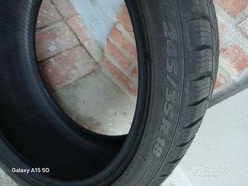 Due gomme termiche invernali 245/35 R18 92V Toyo