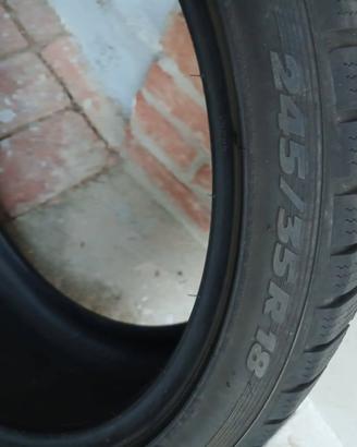 Due gomme termiche invernali 245/35 R18 92V Toyo