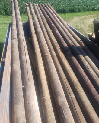 Pali in legno