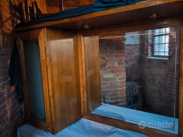 mobile bagno in legno massiccio.