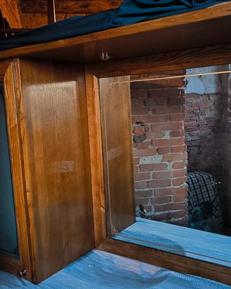 mobile bagno in legno massiccio.