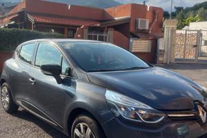 Renault Clio anno 2019 benzina