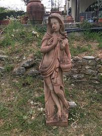 Statua femminile in terracotta artigianale