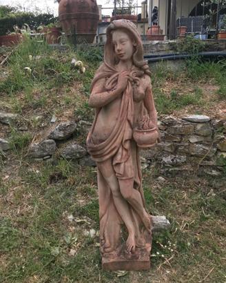 Statua femminile in terracotta artigianale