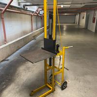 Carrtello elevatore idraulico manuale