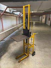 Carrtello sollevatore idraulico manuale