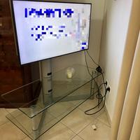 Mobile Porta TV in Vetro Temperato con Staffa