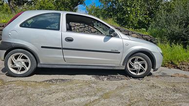 opel corsa 1 200 benzina 1999