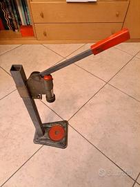 Tappatrice a Colonna a Leva per Bottiglie