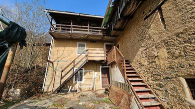 CASA SEMINDIPENDENTE A PRAROSTINO