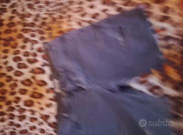 pantaloncini strappati 
