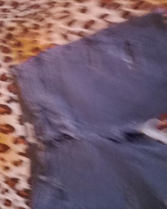 pantaloncini strappati 