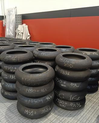 Pneumatici moto slick Pirelli Dunlop