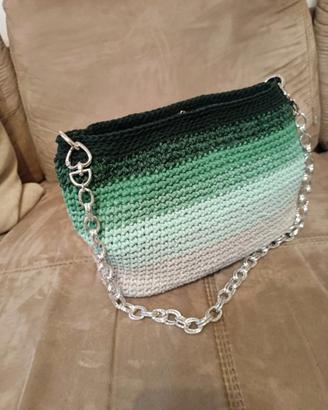 Borsa Artigianale Uncinetto Sfumata Verde e Catena