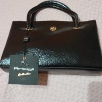 Borsa in vernice nera nuova firmata Artigli 