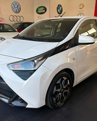 Toyota Aygo 1.0 VVT-i 69 CV 5 porte x-cool