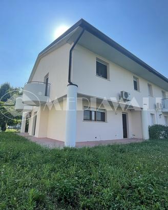 Villa a schiera a Fanna