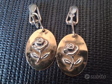 Antichissimi orecchini in ottone con rosellina