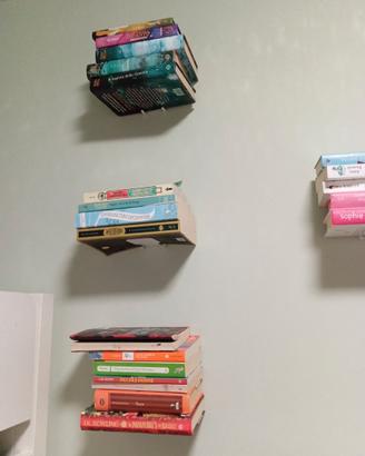 Libreria mensola sospesa