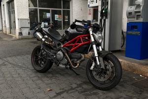 Ducati monster 796