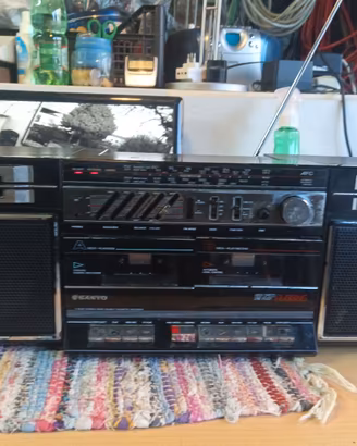Radio SANYO Mod. NO MW211LU -BOOMBOX