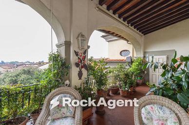 Attico / Mansarda di 450 m² con più di 5 locali a 
