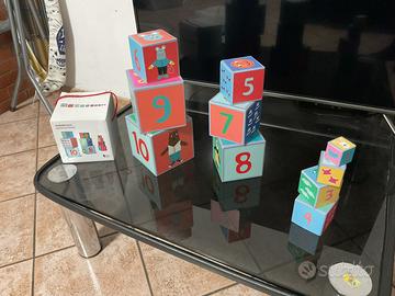 Stabelkasser stacking blocks