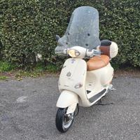 Vespa Piaggio ET4  150