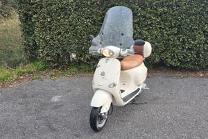 Vespa Piaggio ET4  150