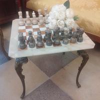 Tavolino e set scacchi in marmo