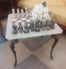 Tavolino e set scacchi in marmo