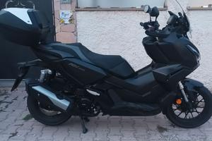 Scooter adv 350
