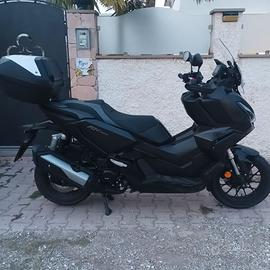 Scooter adv 350