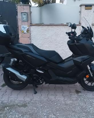 Scooter adv 350