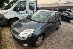Ford Fiesta 2004 NEOPATENTATI