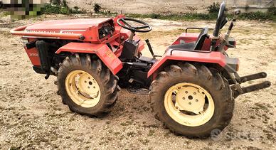 trattore agricolo 