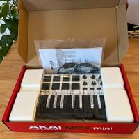 Akai MPK Mini Mk2 Special Edition White