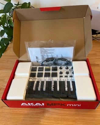 Akai MPK Mini Mk2 Special Edition White