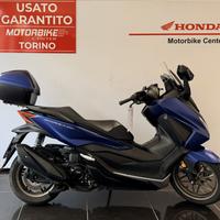 Honda Forza 350 .