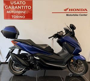Honda Forza 350 .