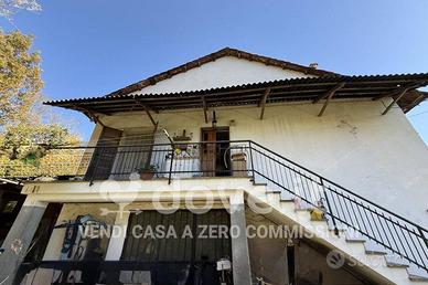 Villa di 400 m² con 4 locali e box auto doppio a S