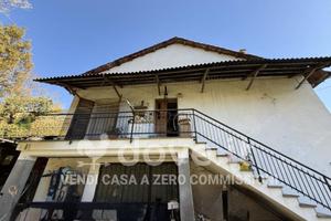 Villa di 400 m² con 4 locali e box auto doppio a S